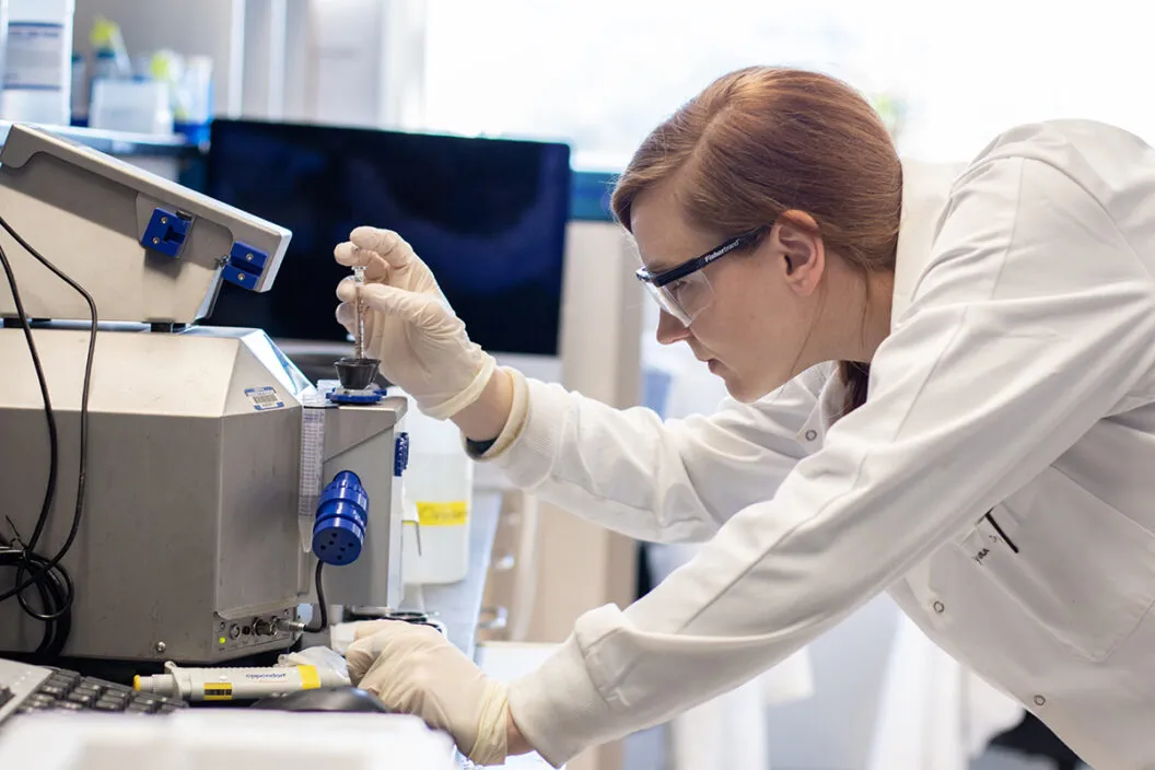 Fellow Jutta Diessl in the lab